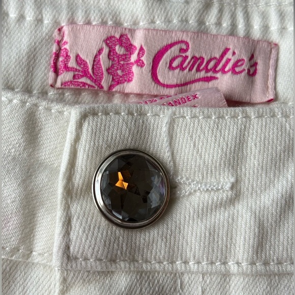 NWT Woman’s 7 Candies White Denim Shorts With Rhinestone Buttons Braided Detail - Picture 3 of 6